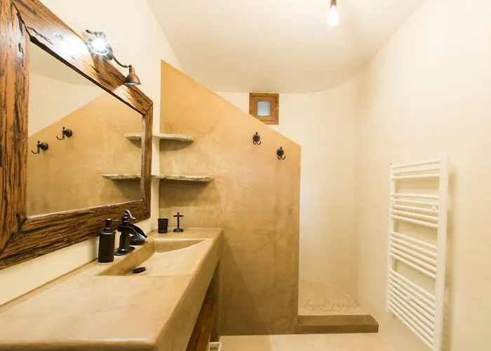 Anemolia Lakki (Karpathos)